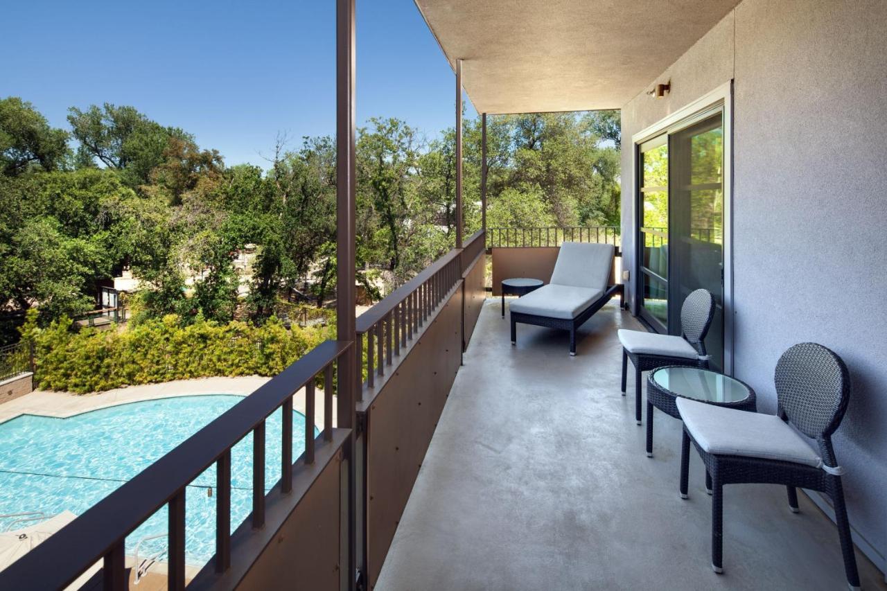 Sheraton Redding Hotel At The Sundial Bridge Exterior foto