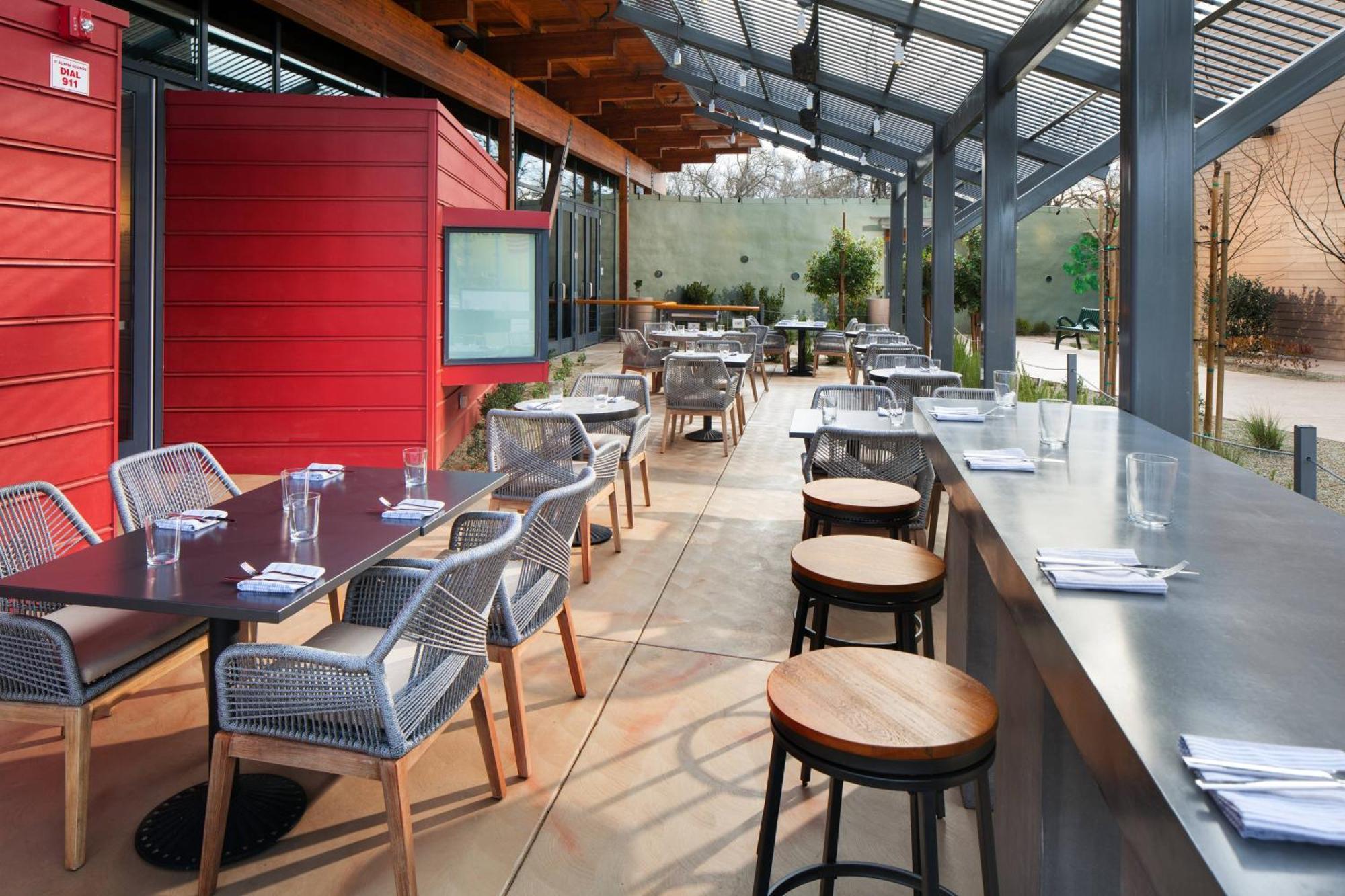 Sheraton Redding Hotel At The Sundial Bridge Exterior foto